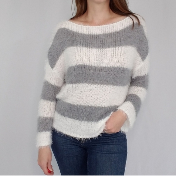 Cozy grey and white stripe sweater - Picture 6 of 6
